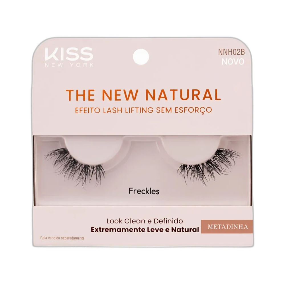 Imagem frontal do produto Cílios Postiços Kiss New York The New Natural Metadinha Freckles em embalagem rosa clara